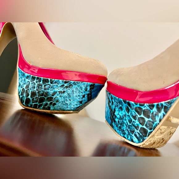 NWOT Dollhouse 5.5 in platform heels. 6.5. Suede/patent leather/faux snakeskin. - Picture 5 of 13